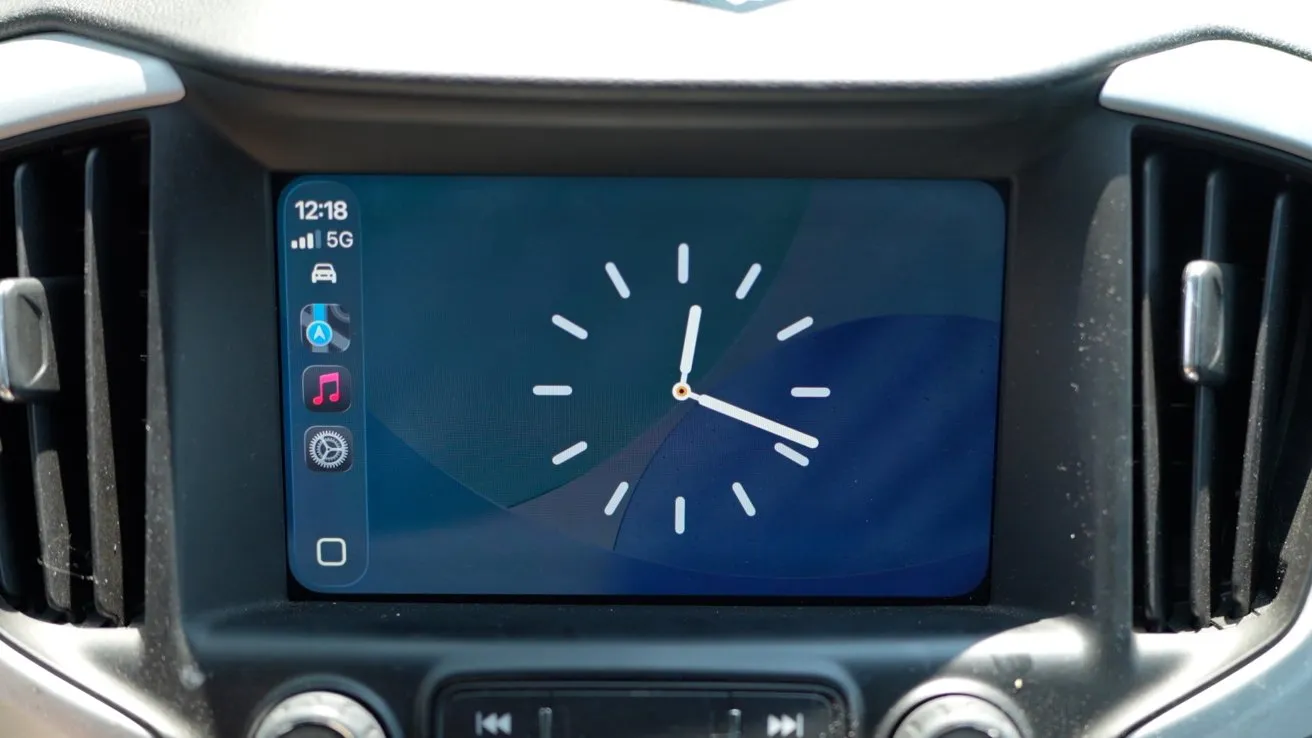 نمایش ویجت ساعت با iOS 26 در CarPlay