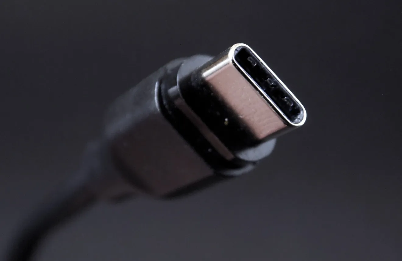 USB 4 همزمان از USB Type-C و Thunderbolt 3 پشتیبانی می‌کند