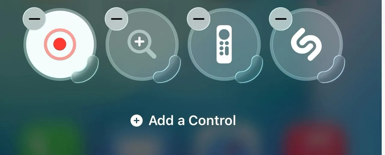 چهار آیکون اپلیکیشن با دکمه‌های حذف بالای هر کدام؛ دکمه افزودن کنترل در پایین